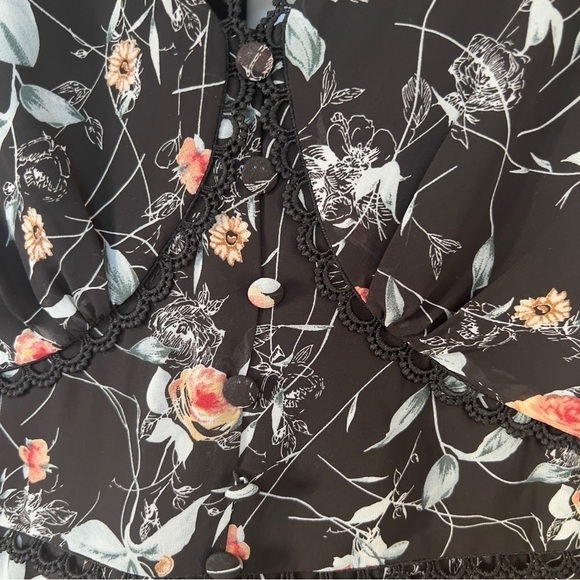 CHICWISH Women's V-Neck Floral Puff Sleeve
High Waisted Chiffon Romper Size S - Picture 6 of 16